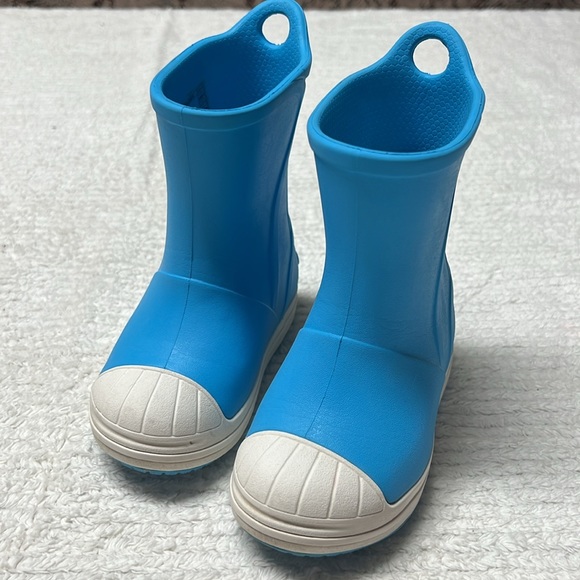 Crocs Kids' Bump It Rain Boot electric blue size C6. - Picture 3 of 9